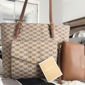 Michael Kors JetSet Small Logo Small Tote Purse